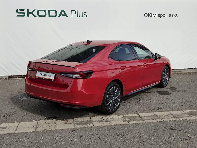 Škoda Superb (2025) iV SportLine 1,5 Tsi 150 Kw DS - fotka 2 z 44