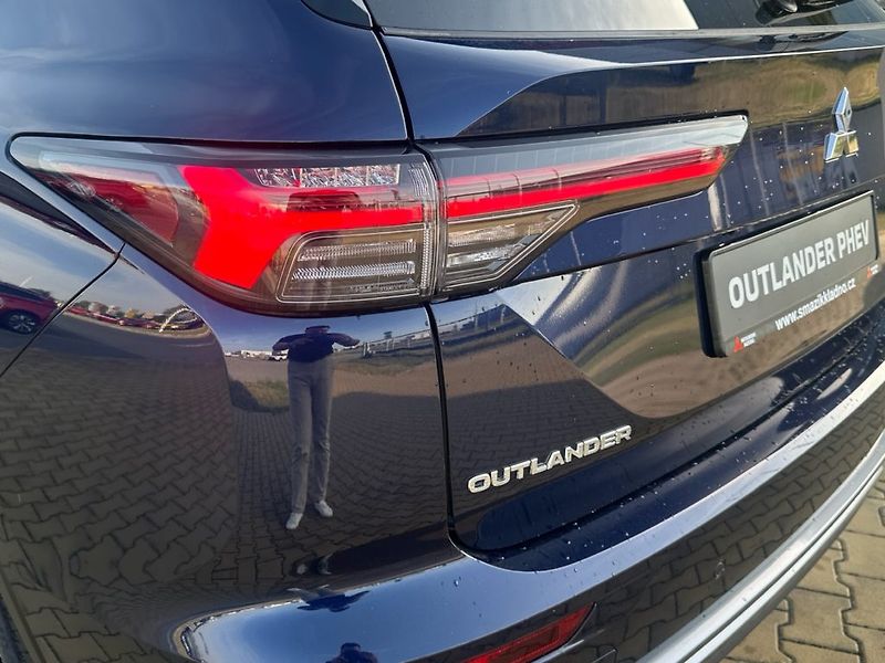 Mitsubishi Outlander (2026) INTENSE+ 4×4 | 225 kW | MY25 - fotka 25 z 27