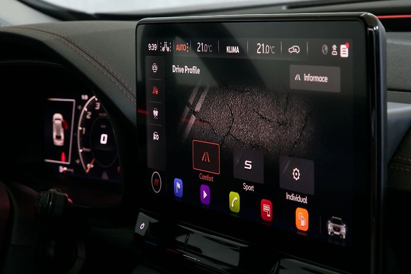 Cupra Formentor 1.5TSI 110kW LED Kamera ZÁRUKA - fotka 28 z 41