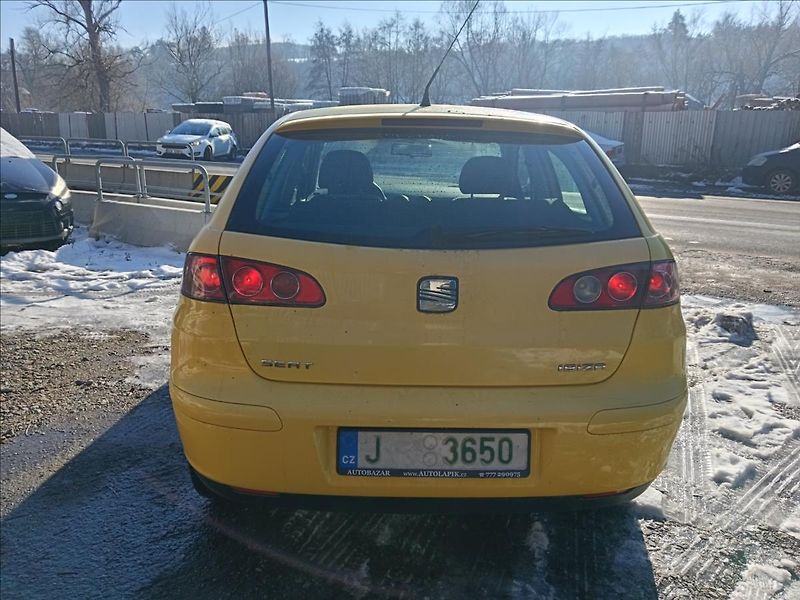 Seat Ibiza 1,4 i Arena - fotka 9 z 19