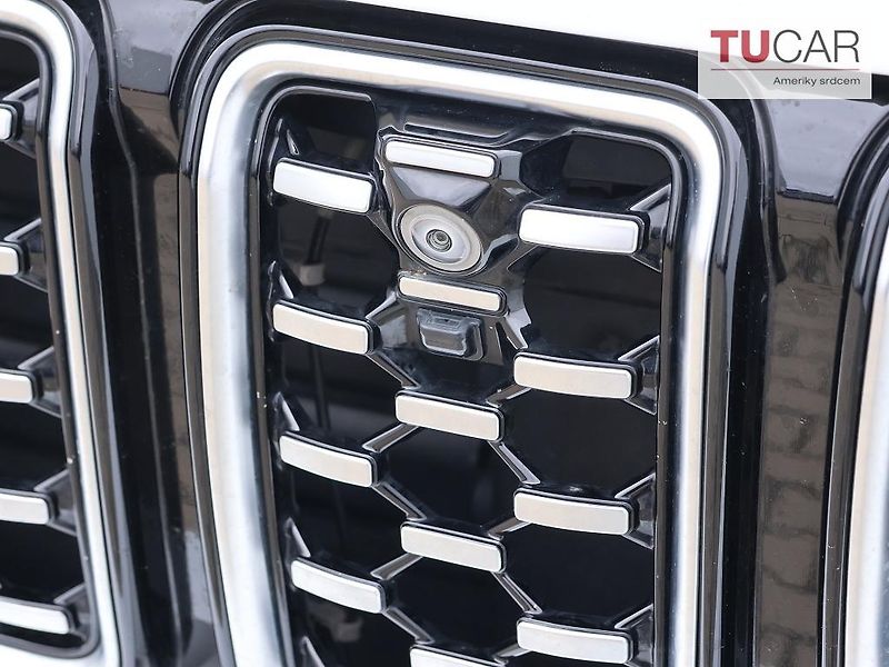 Jeep Grand Cherokee (2022) Summit Reserve 5.7 V8 HEMI  - fotka 9 z 41