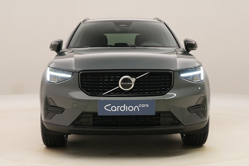 Volvo XC40 (2026) B3 AUT DARK PLUS - fotka 15 z 59