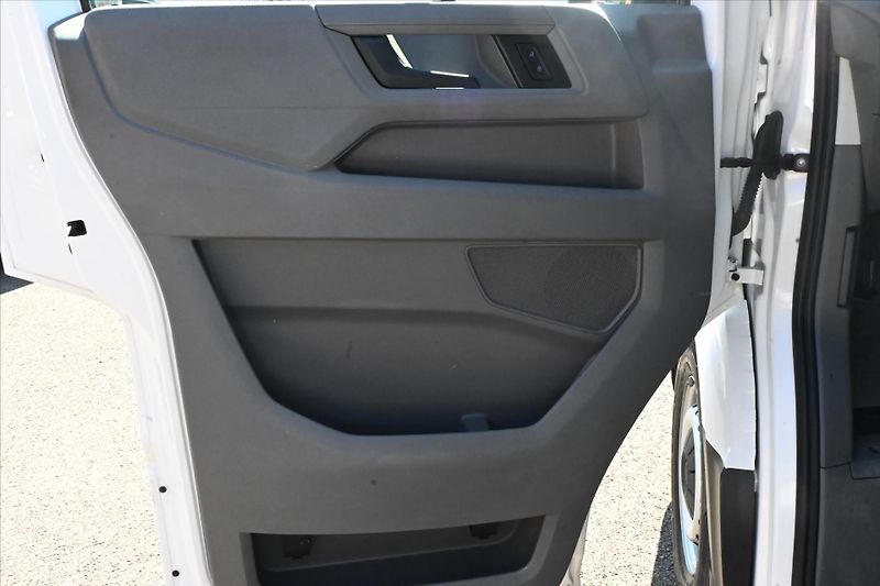 Volkswagen Crafter 2,0 TDI 130kW DSG L2H2 Záruka - fotka 24 z 30