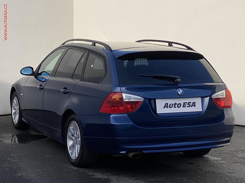 BMW Řada 3 (2006) 2.0i 318i, AC, park.asist - fotka 6 z 16