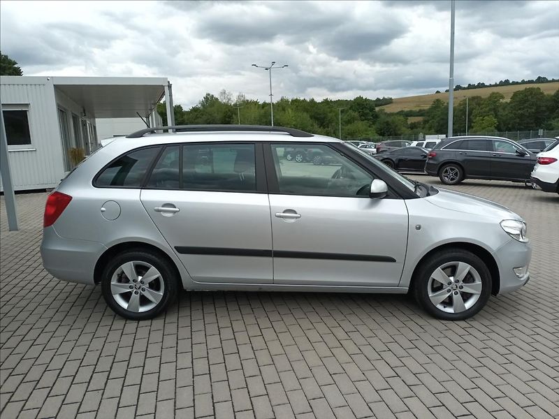 Škoda Fabia 1,6 TDI,77KW,1MAJ,TAŽNÉ,VÝHŘEV - fotka 4 z 37