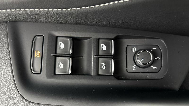 Volkswagen Arteon 1.4 TSI PHEV DSG R-Line Shooti - fotka 23 z 32