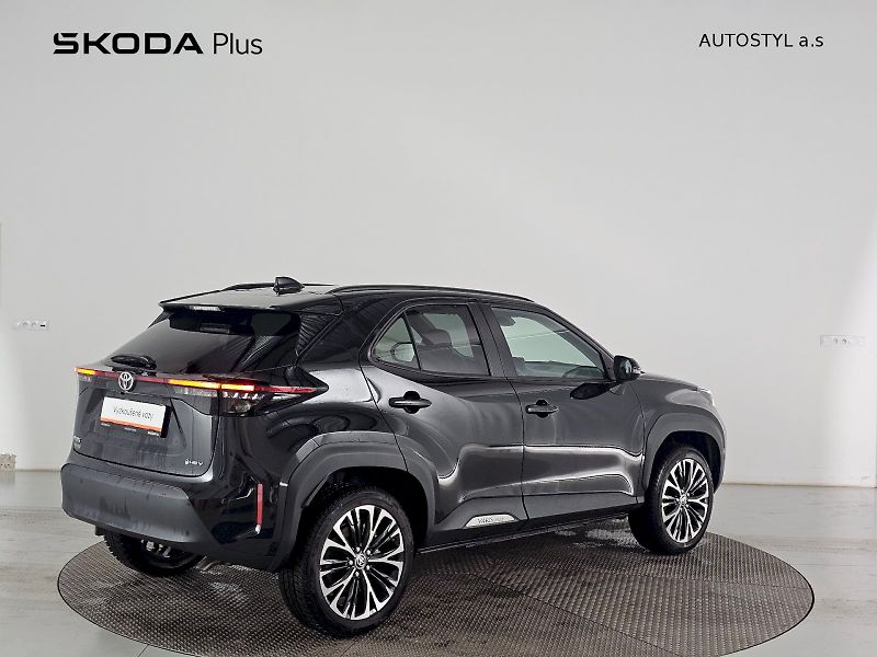 Toyota Yaris Cross (2025) 1.5HEV 130k EXECUTIVE - fotka 2 z 25