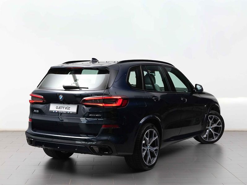 BMW X5 xDrive40i - fotka 5 z 22