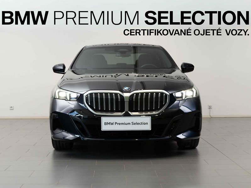 BMW Řada 5 520d xDrive - fotka 3 z 21