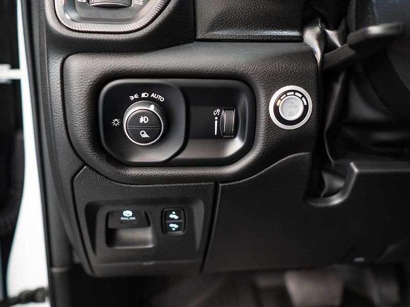 Dodge RAM (2024) 5.7 HEMI V8 Sport Lift edition - fotka 17 z 31