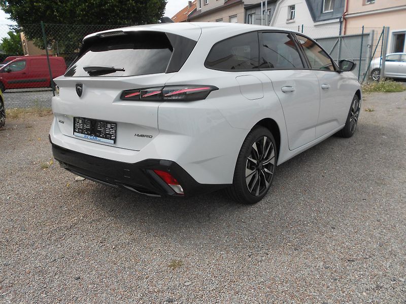 Peugeot 308 SW ALLURE Hybrid 145 e-DCS6 - fotka 4 z 5