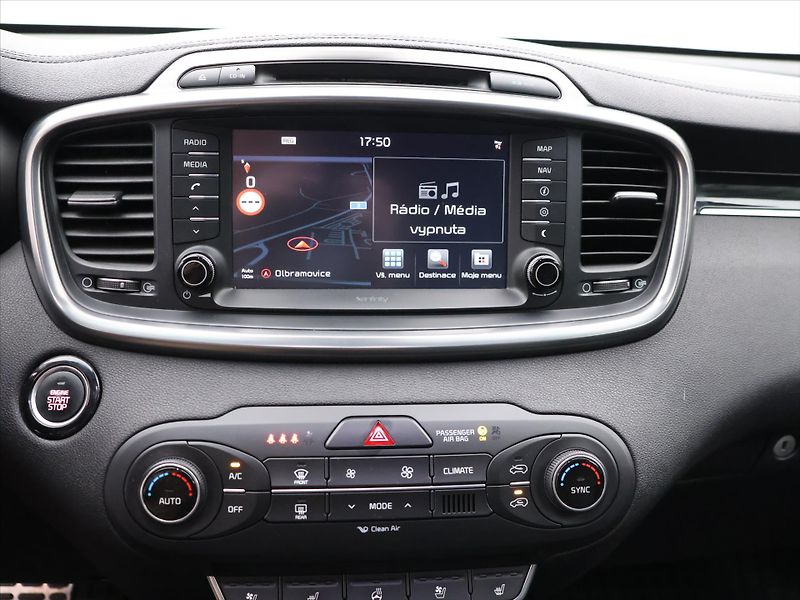 Kia Sorento 2.2 CRDI 147kW Exclusive 4x4 - fotka 21 z 33