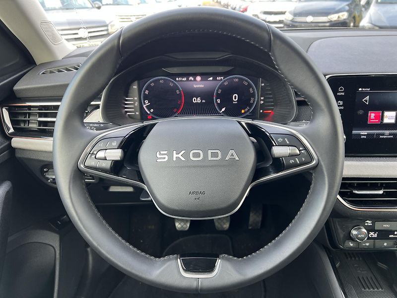 Škoda Kamiq Top Selection 1.5TSi PŮVOD ČR - fotka 16 z 46
