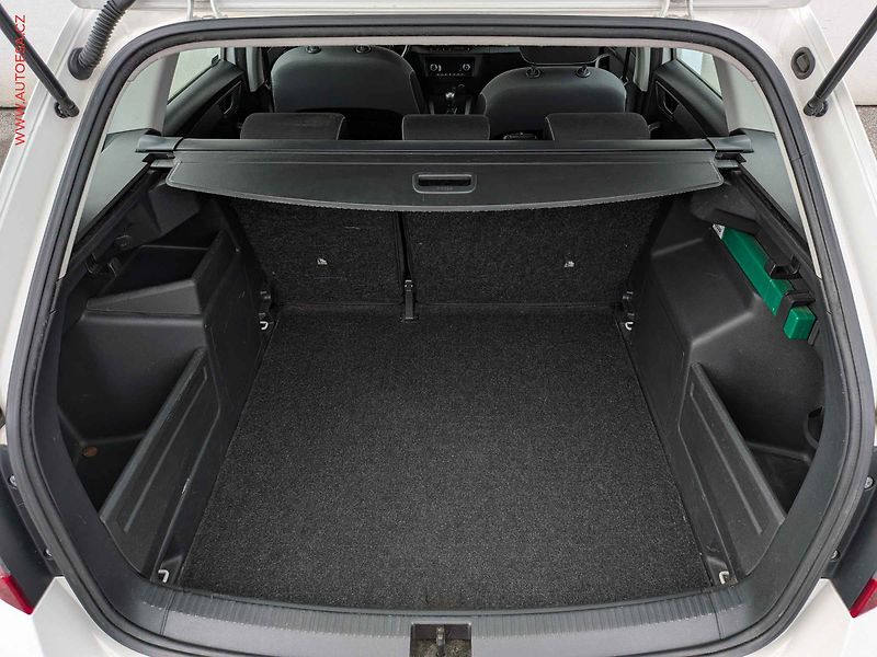 Škoda Fabia (2019) 1.0 TSi, ČR, LED, výhřev sed - fotka 7 z 15