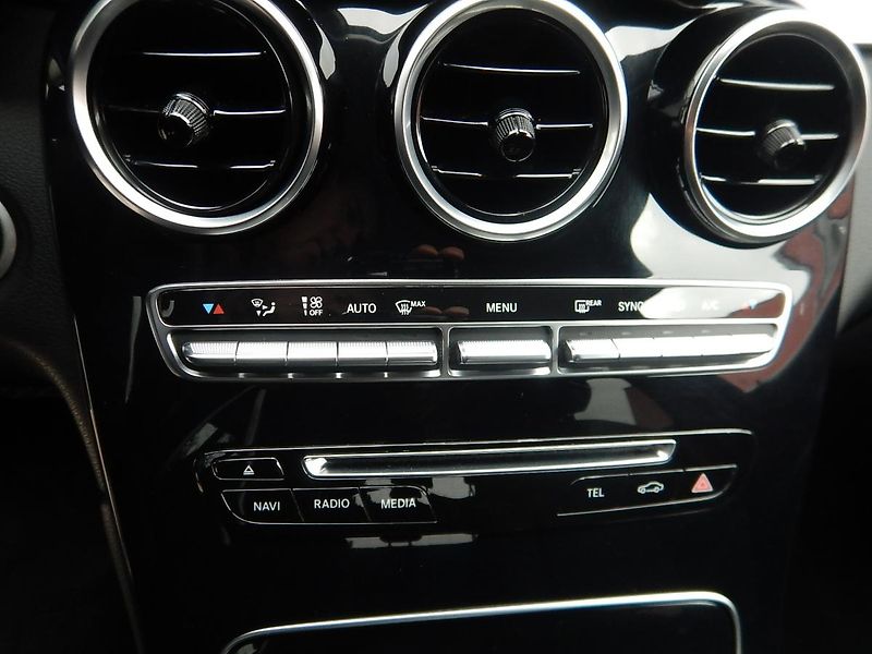 Mercedes-Benz GLC (2016) 220 D 4MATIC DPH BUSINESS-DPH - fotka 21 z 33