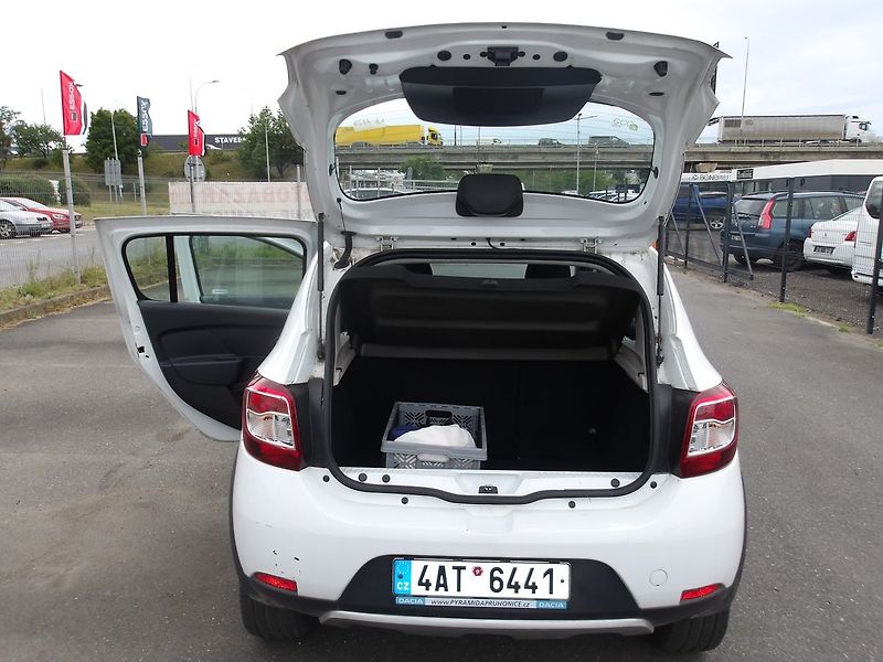 Dacia Sandero 1,0i 66kW STEPWAY  ČR NAJ.4000 - fotka 20 z 24