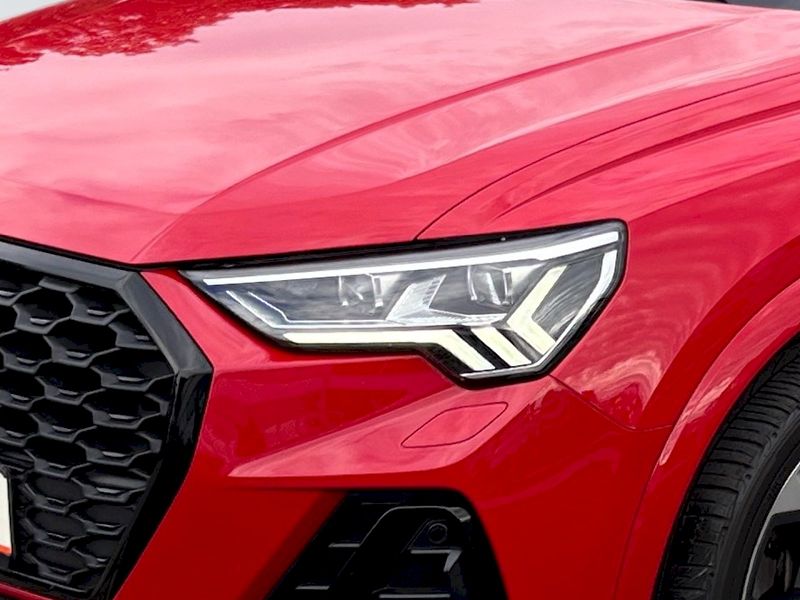 Audi Q3 (2021) Sportback S LINE 45 TFSI 180 K - fotka 14 z 28
