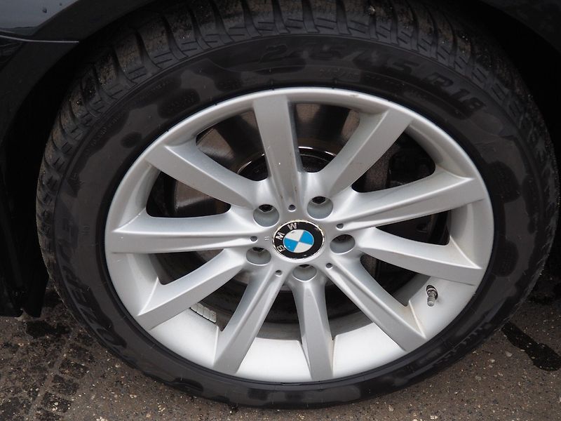 BMW Řada 5 (2014) 3.0D xDrive, Headup display - fotka 8 z 37