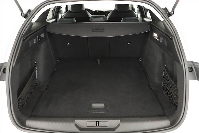 Peugeot 308 (2024) Allure 1.2 PureTech - fotka 11 z 18