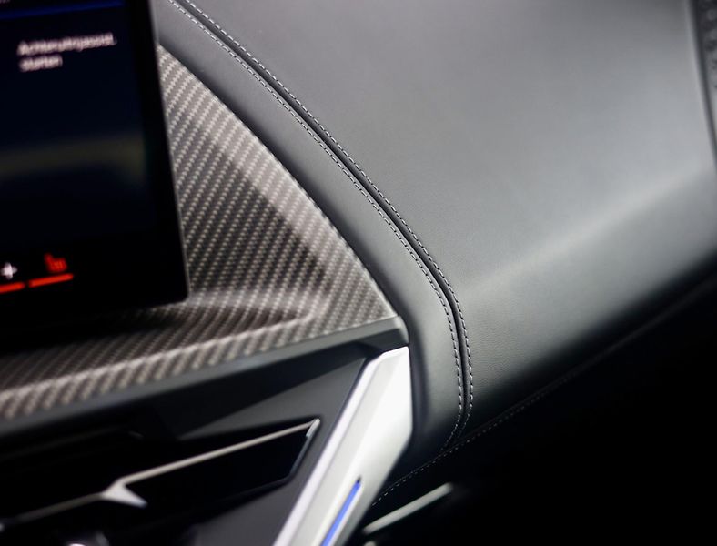 BMW XM (2023) 4.4 V8 ehybrid 480 KW - fotka 55 z 57