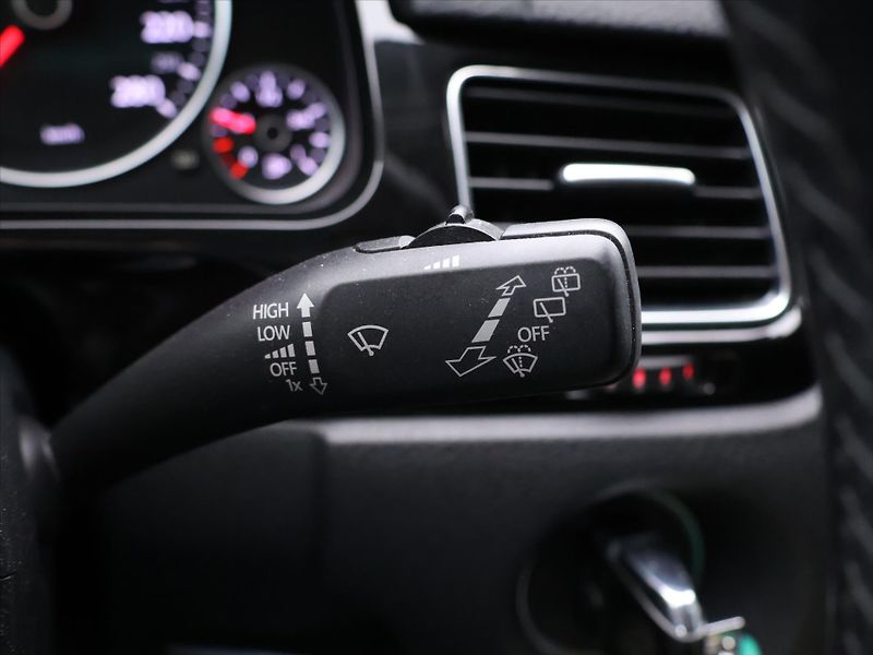 Volkswagen Touareg 3,0 TDI 150kW V6 CZ - fotka 23 z 39