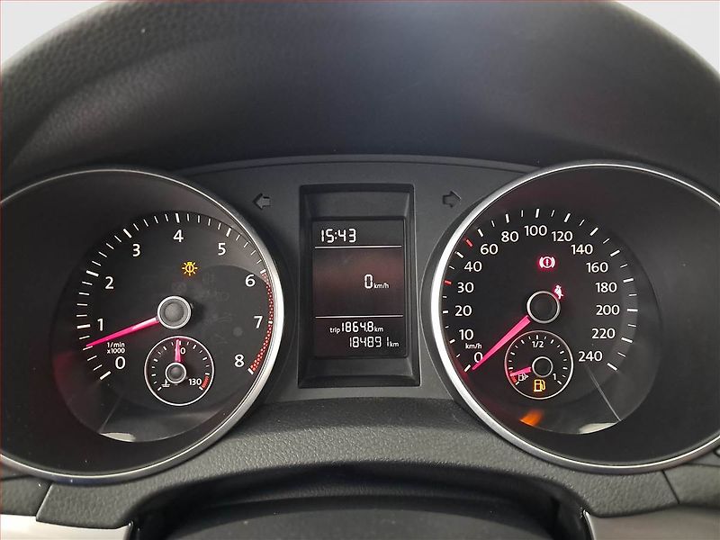 Volkswagen Golf (2011) 1.2 TSI, nová STK, dobrý stav - fotka 11 z 15