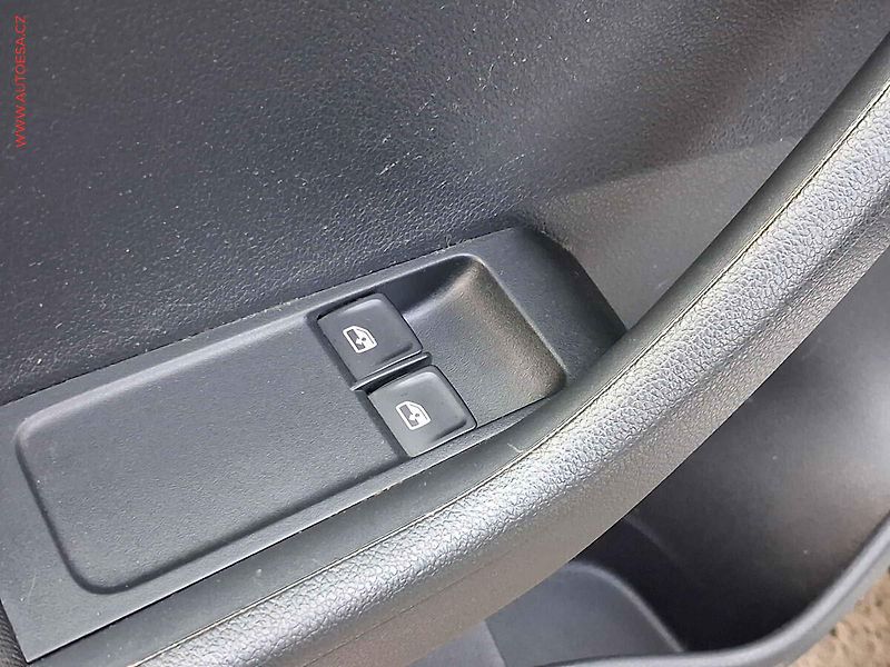 Škoda Fabia (2018) 1.0 TSi, MC, panor, +kola - fotka 11 z 15
