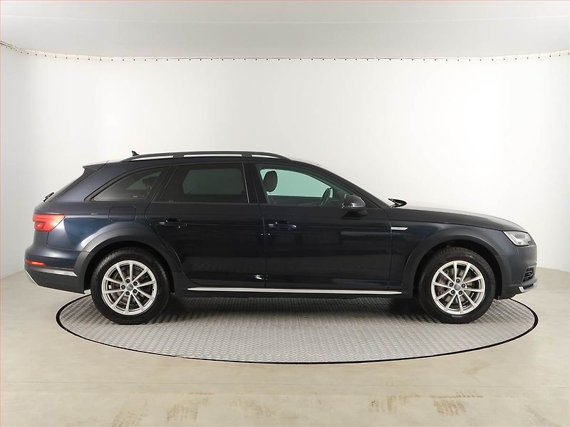 Audi A4 Allroad (2017) 2.0 TDI, 4X4, Automat, Kůže - fotka 6 z 19