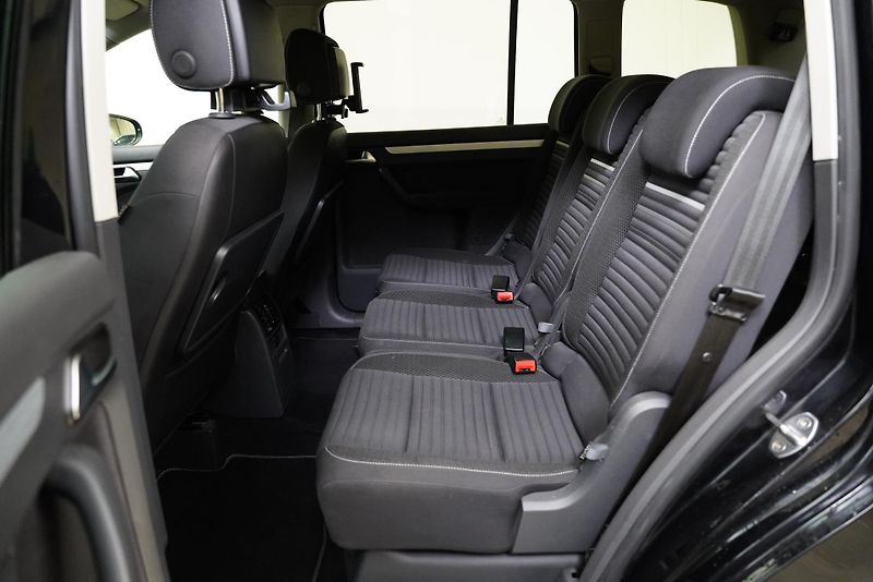 Volkswagen Touran - fotka 23 z 24