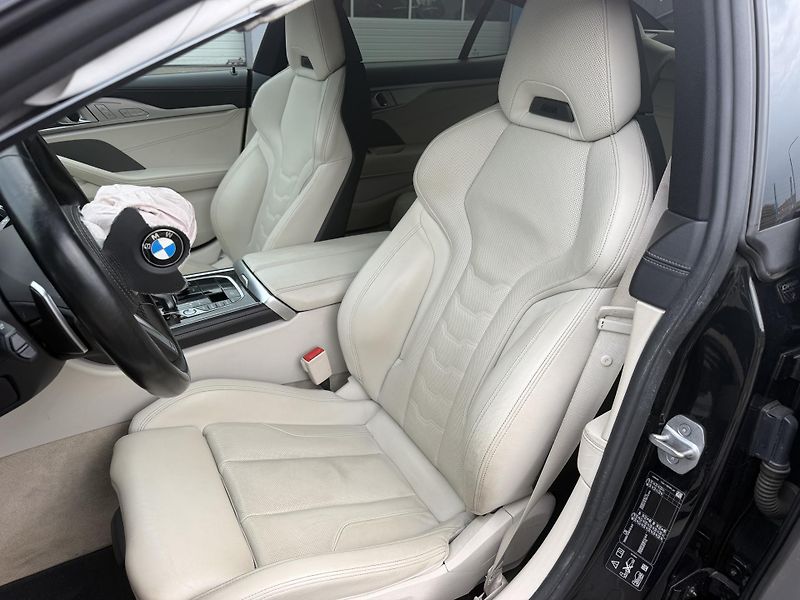 BMW Řada 8 M 850i xDrive 390kW HEAD-UP  - fotka 15 z 25