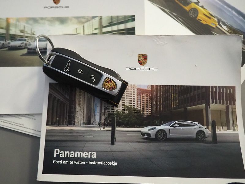 Porsche Panamera (2017) 4 E-Hybrid Sport - fotka 44 z 44