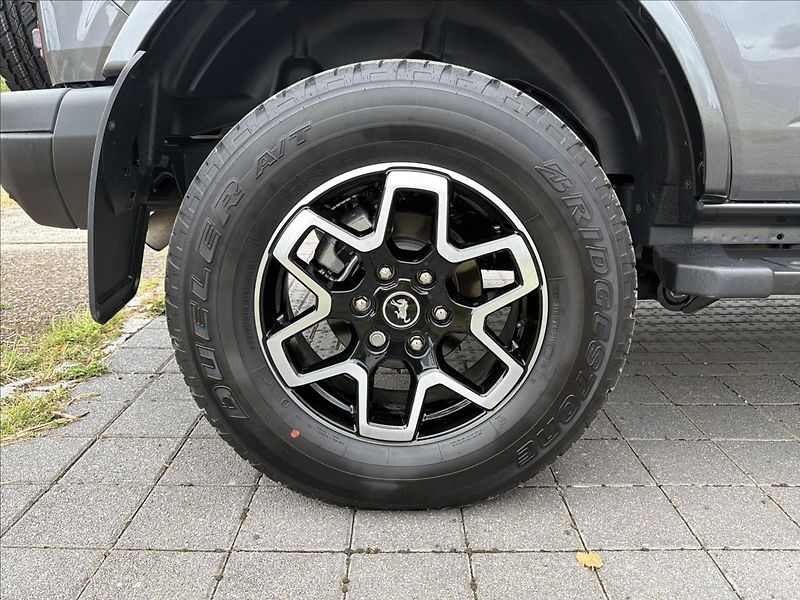 Ford Bronco 2,7 V6 AUT OUTER BANKS ČR - fotka 33 z 36
