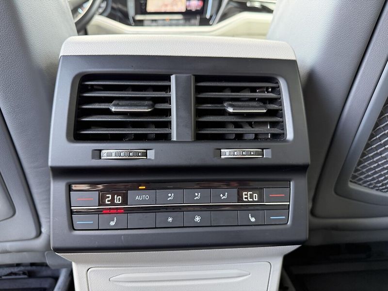 Volkswagen Touareg V6 4M 3,0 TDi 210 kW Elegance - fotka 24 z 25