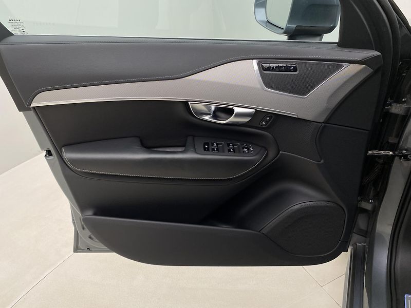 Volvo XC90 T6 AWD INSCRIPTION AUT CZ 7m - fotka 7 z 51