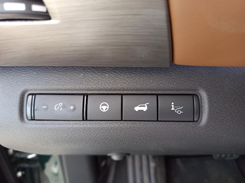 Nissan Pathfinder (2025) Platinum AWD - fotka 25 z 27