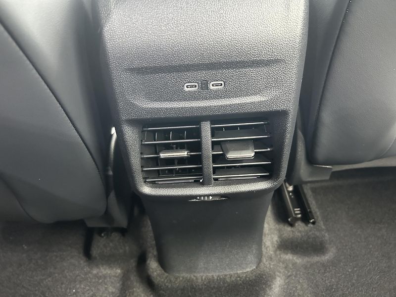 Ford Explorer 52 kWh dojezd (125 kW/170 k) - fotka 9 z 34