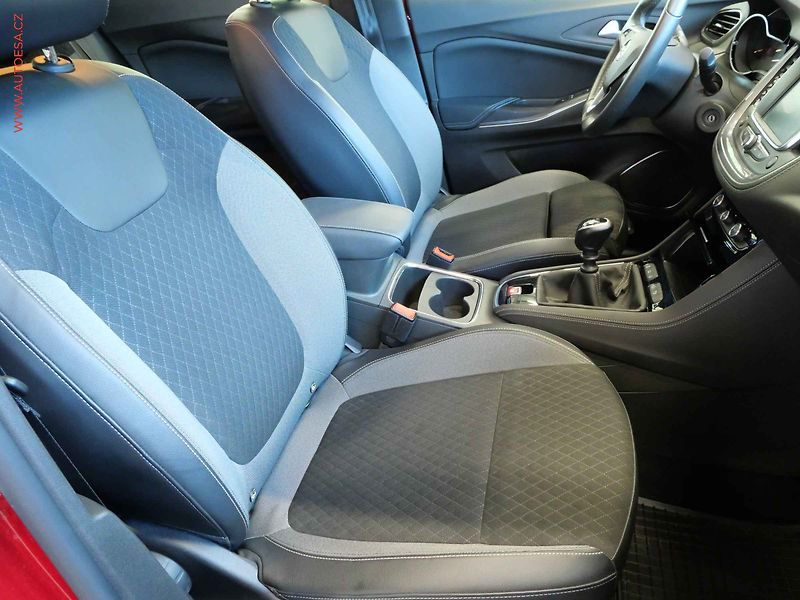 Opel Grandland X (2021) 1.2T, ČR, AC, tempo - fotka 11 z 21