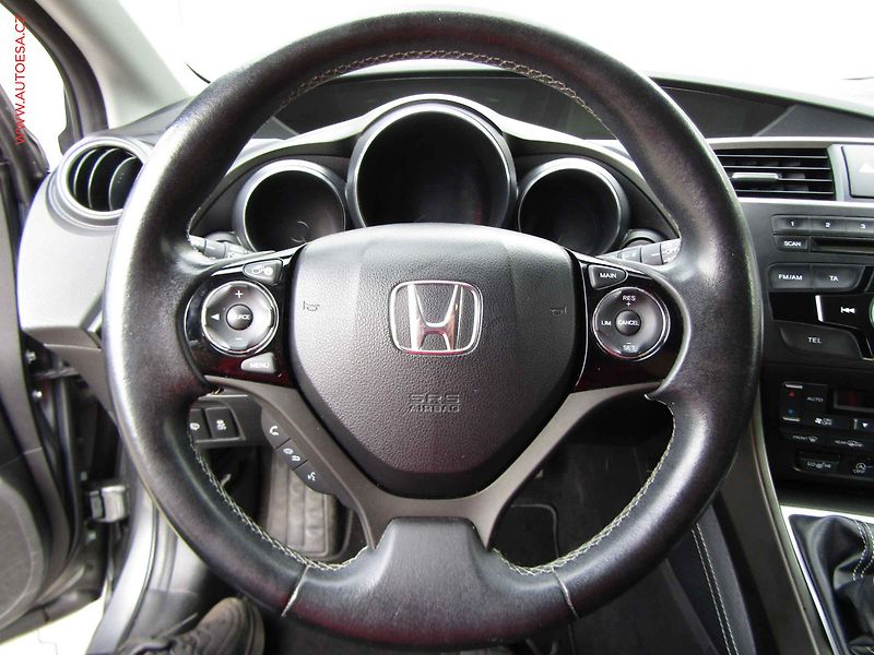 Honda Civic (2016) 1.4 i-VTEC, 2.maj, AC, kamera - fotka 18 z 20