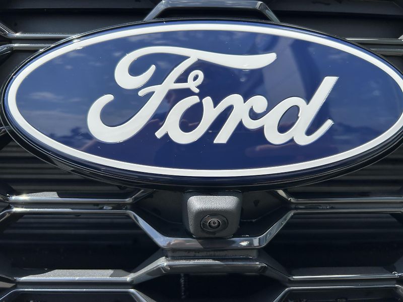 Ford Kuga BLUECRUISE EDITION 178kW - fotka 3 z 38