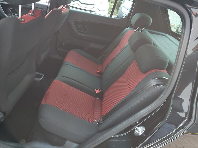 Škoda Fabia (2012) Monte Carlo 1,2TSi Zadáno!! - fotka 20 z 35