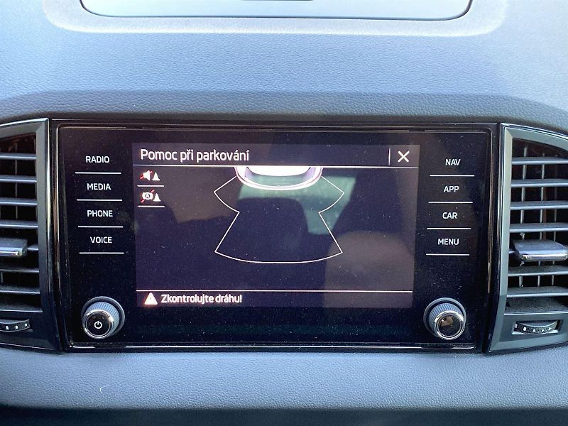 Škoda Karoq (2022) 2.0 TDI 4x4 DSG SportLine - fotka 12 z 34