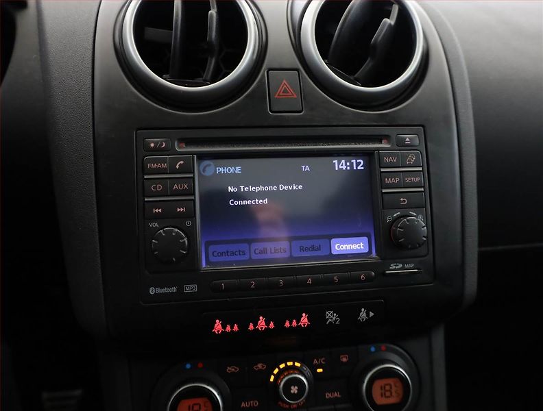 Nissan Qashqai (2009) 1.6, Serv.kniha, Tempomat - fotka 13 z 17