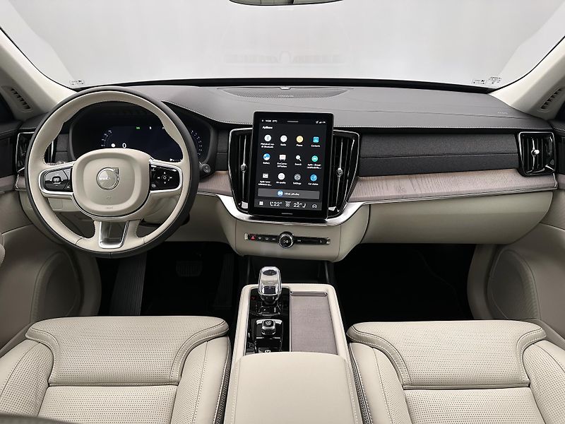 Volvo XC90 (2026) B5 AWD AUT DARK PLUS 7 míst - fotka 2 z 25