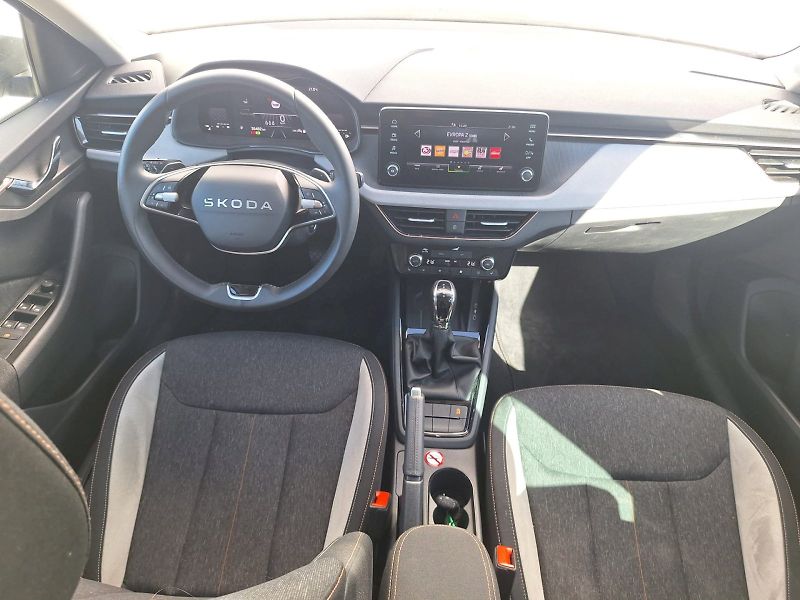Škoda Kamiq (2025) 1.0 TSI / 85 kW / 7DSG / Top S - fotka 12 z 32