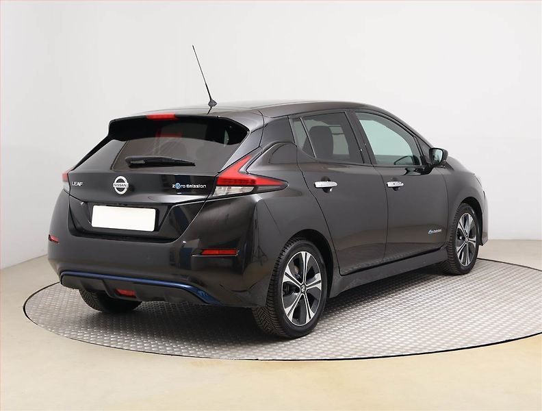 Nissan Leaf (2018) 40 kWh, SoH 87%, Automat - fotka 5 z 28