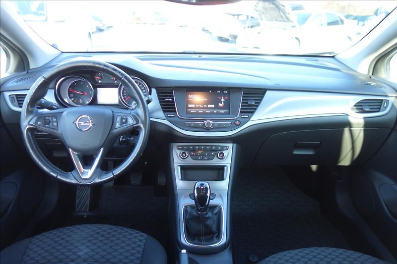Opel Astra 1,6 CDTi 81KW, ČR, 1 MAJITEL. - fotka 16 z 33