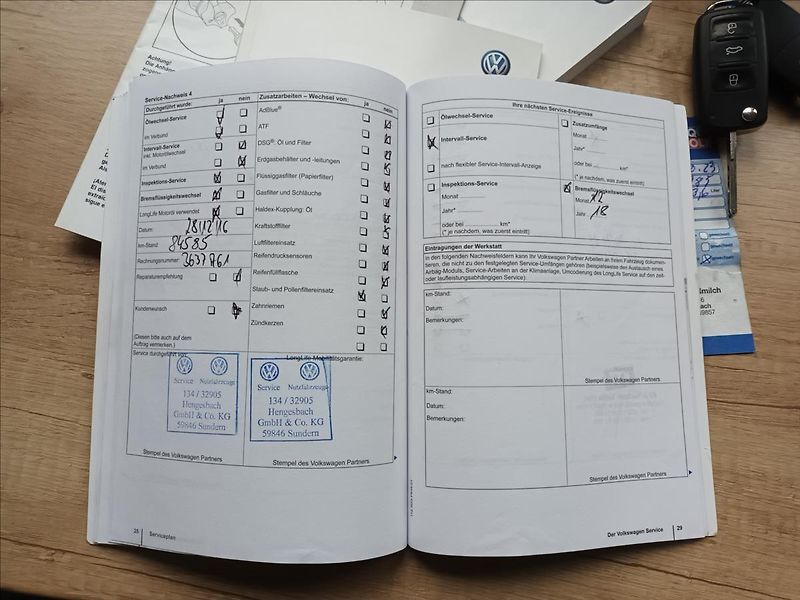 Volkswagen Touran 1,4 TSI,SERVIS,TAŽNÉ,VÝHŘEV - fotka 37 z 43