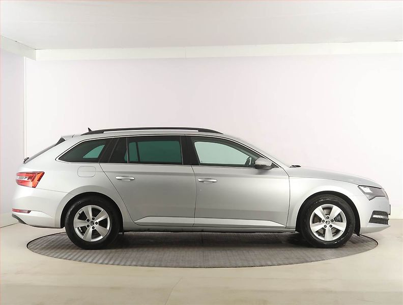 Škoda Superb (2022) Ambition 2.0 TDI, Automat - fotka 6 z 23