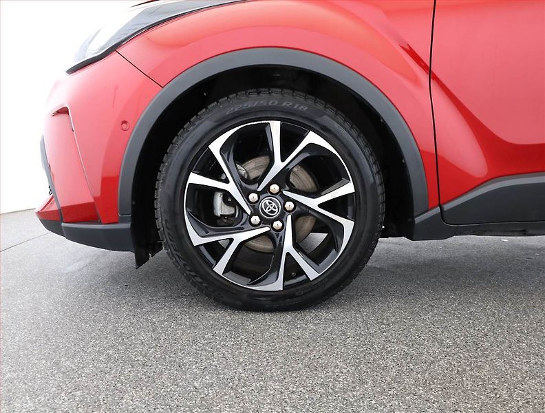 Toyota C-HR (2020) 1.8 Hybrid - fotka 14 z 21