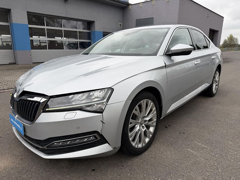 Škoda Superb 2,0TDi 147kW 4x4 automat navi  - fotka 1 z 17